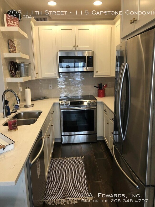 Building Photo - Capstone Condominiums 115