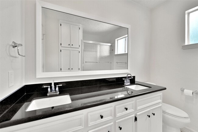 Building Photo - 9411 Roos Rd