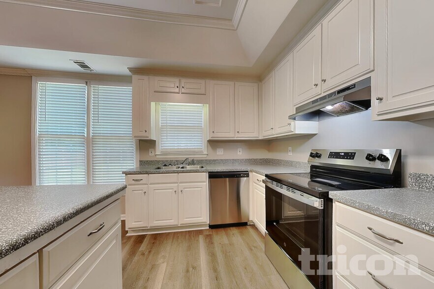 Building Photo - 4708 Tonkawa Bend