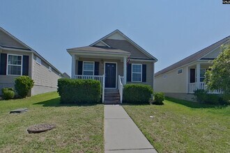 Building Photo - 712 Blazing Star Trl