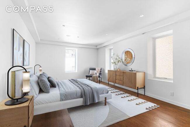 Building Photo - 135 E 38th St