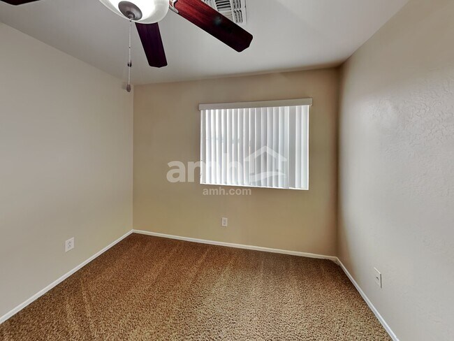 Building Photo - 11337 W Lincoln St