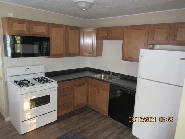 Building Photo - 2731 Stanford Ave