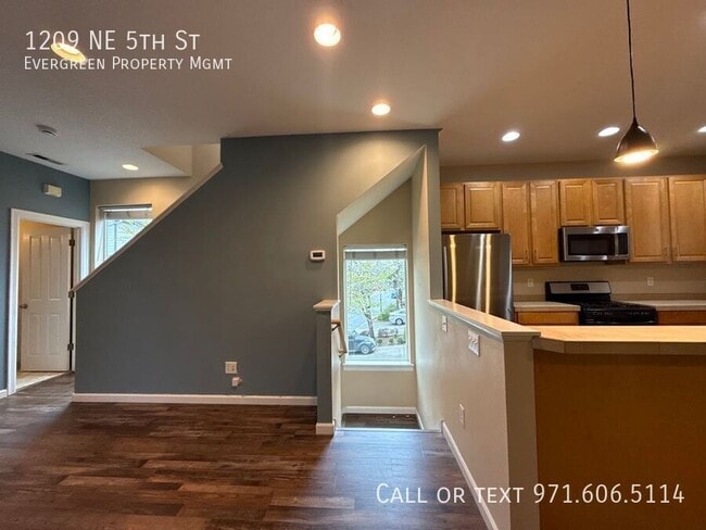 Building Photo - 1209 NE 5th St