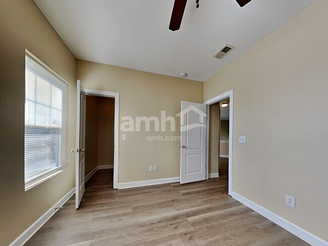 Building Photo - 1009 Turtle Dove Ln