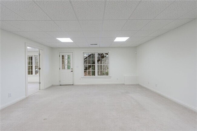 Building Photo - 125 River N Cir