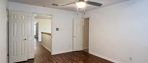 Building Photo - 204 Walnut Way