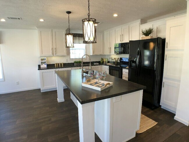 Building Photo - 346 Eland Dr