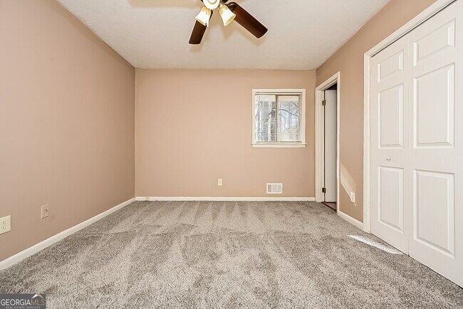 Building Photo - 10192 Port Royal Ct