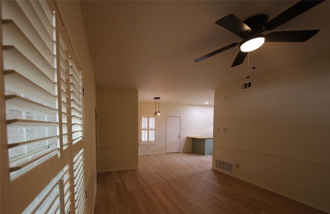 Building Photo - 412 Northern Trail