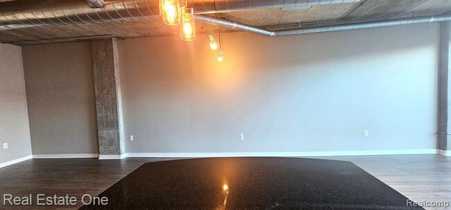 Building Photo - 100 W Fifth St