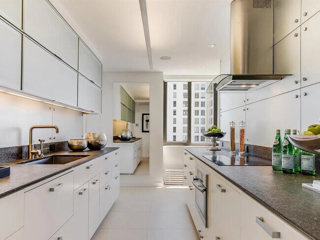 Building Photo - 1080 Chestnut St