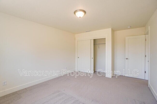 Building Photo - 12513 NE 102nd Way