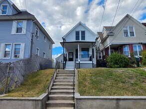 Building Photo - Stylish 3-Bedroom Home in Hackensack, NJ for Rent