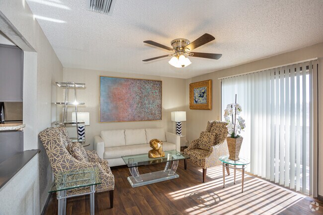 Living Room 700sq.ft. - Magnolia Lake Apartments