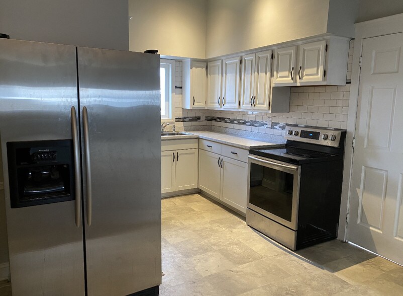 Primary Photo - 1115 Oliver St