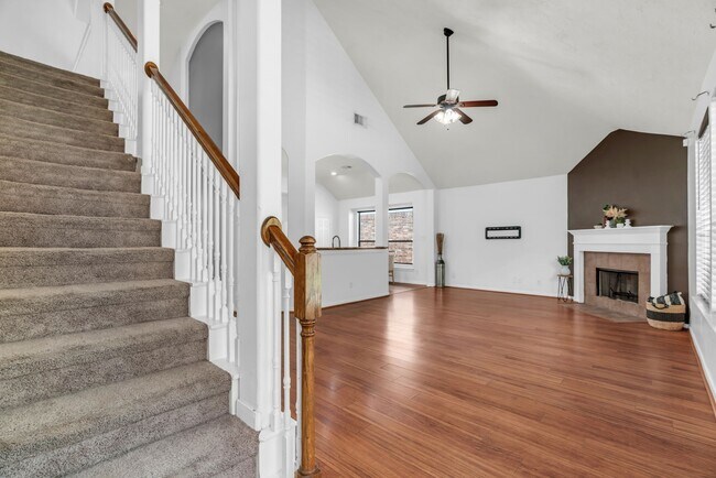 Building Photo - 7010 E Arbor Rose Ln