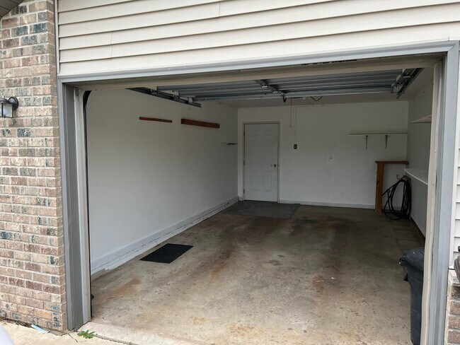 Building Photo - 450 Skare Rd