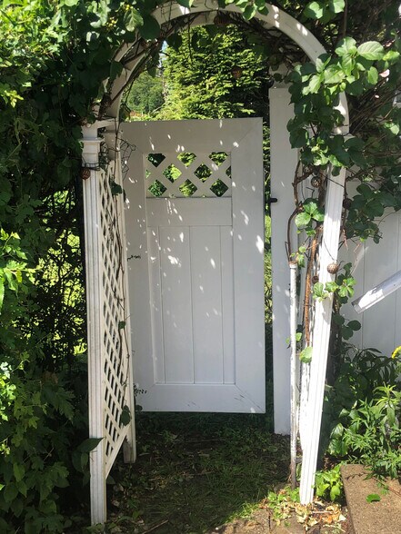 Entry to the front yard - 36 Harris Ave
