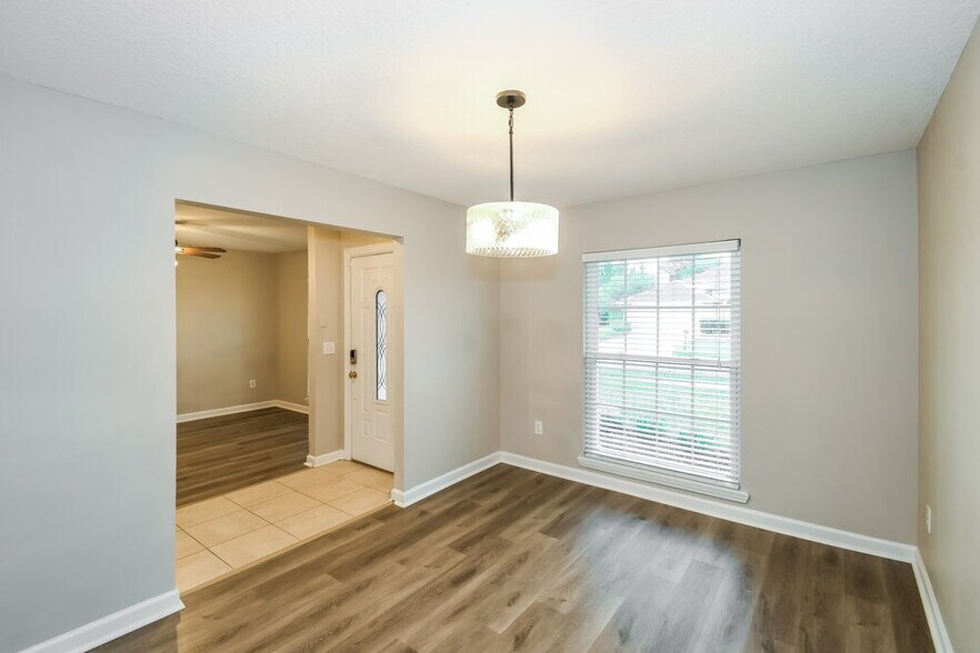 Building Photo - 409 Sweet Jasmine Way
