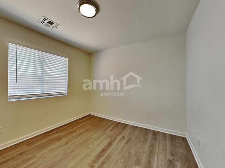Building Photo - 15374 W Gelding Dr