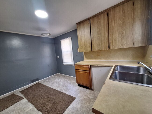 Building Photo - 6338 Lodewyck St