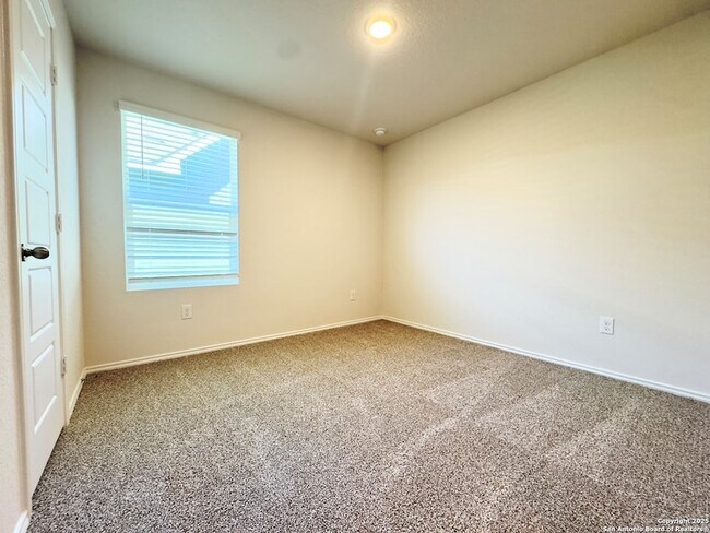Building Photo - 349 Trent Dr
