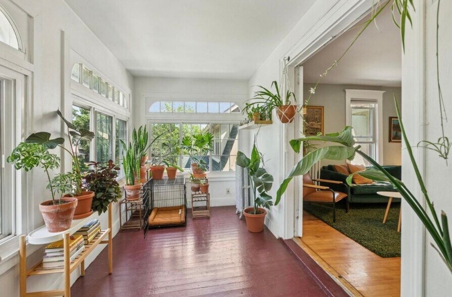 Building Photo - 3407 Fremont Ave S