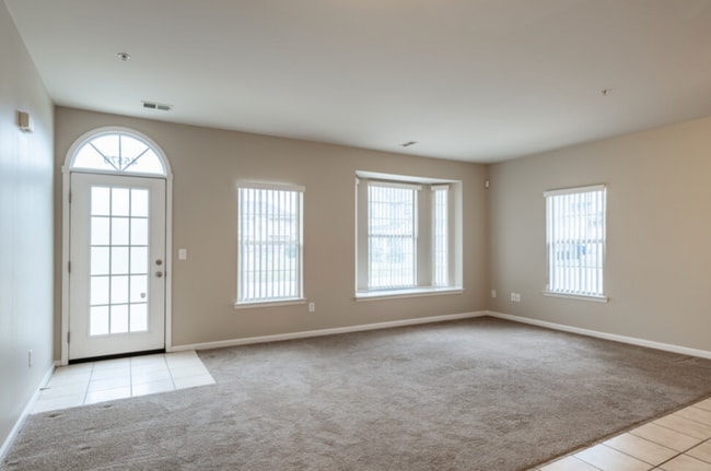 Building Photo - 45570 Evansway Dr