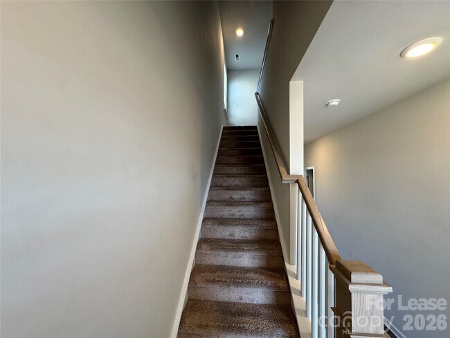 Building Photo - 2011 Weddington Pointe Dr