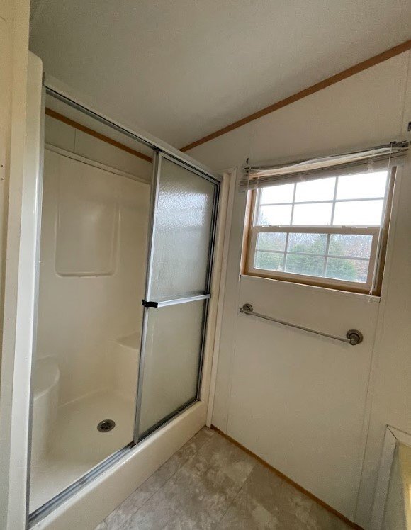 Building Photo - Country Living on 3 Acres in Fountain Inn!