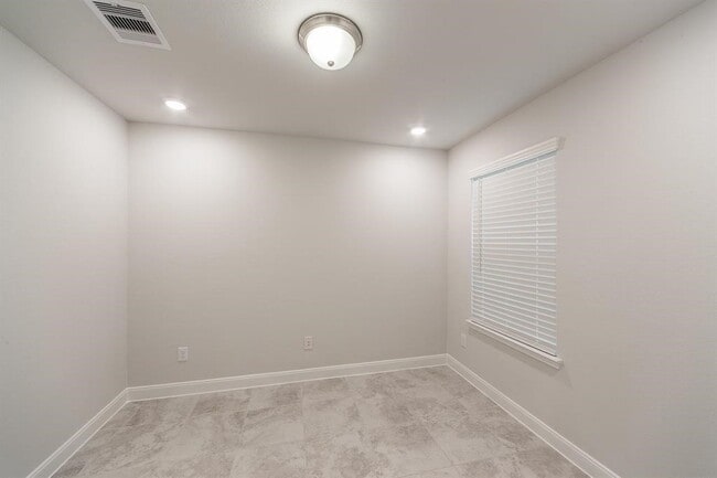 Building Photo - 24907 Prairie Briar Cir