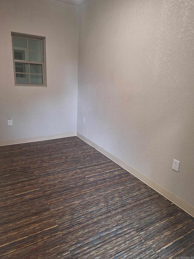 Building Photo - 306 Hornbeck Ave
