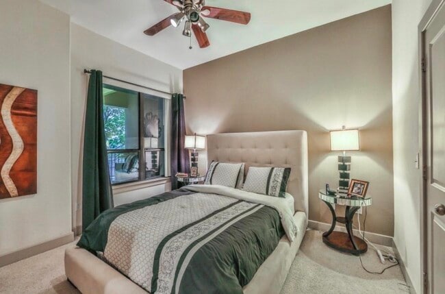 Building Photo - 1901 Post Oak Blvd