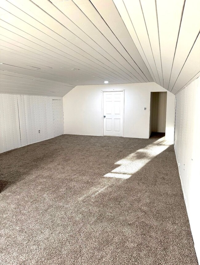 Building Photo - Charming All-Brick Home in Prime Charleston Location