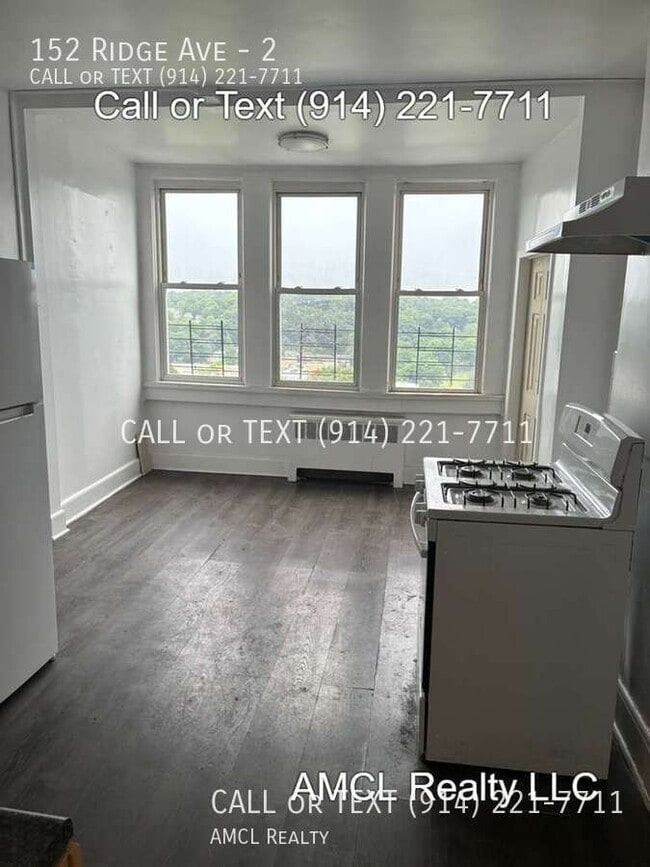 Building Photo - 152 Ridge Ave