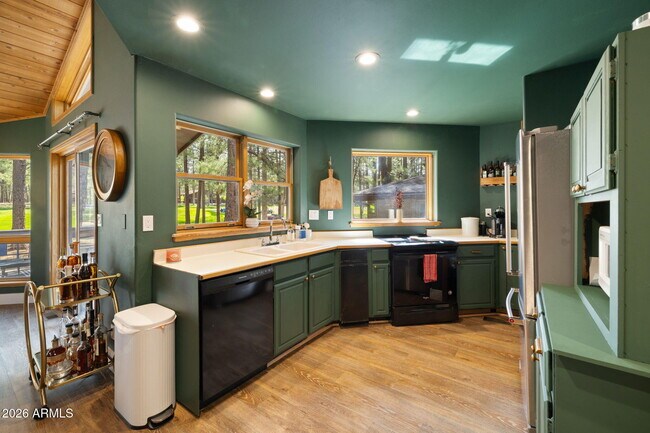 Building Photo - 2145 William Palmer