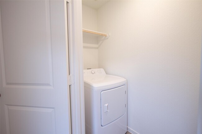 Building Photo - 1551 Sunset Ridge Dr