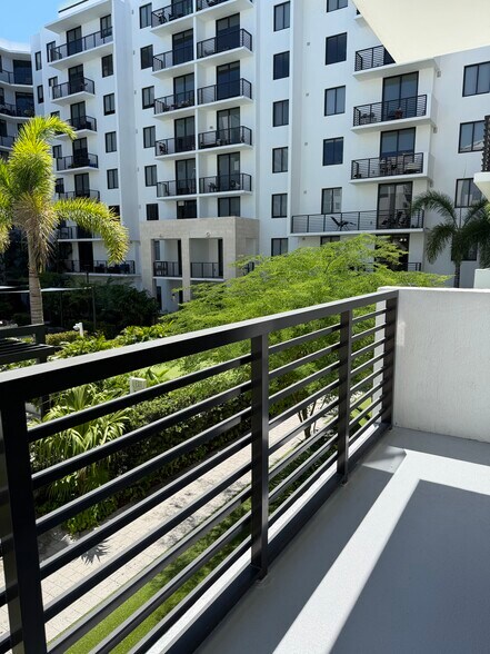 Building Photo - 11300 Biscayne Blvd