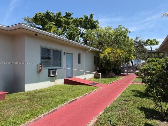 Building Photo - 1239 Marseille Dr