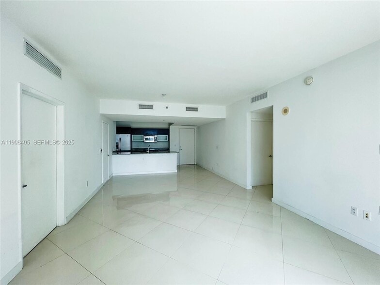 Building Photo - 951 Brickell Ave