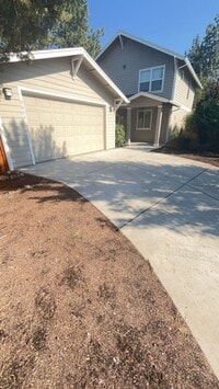Building Photo - Cul De Sac Living with Huge Yard