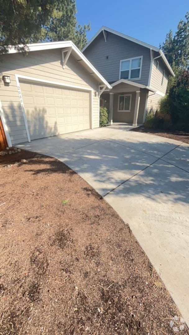 Building Photo - Cul De Sac Living with Huge Yard