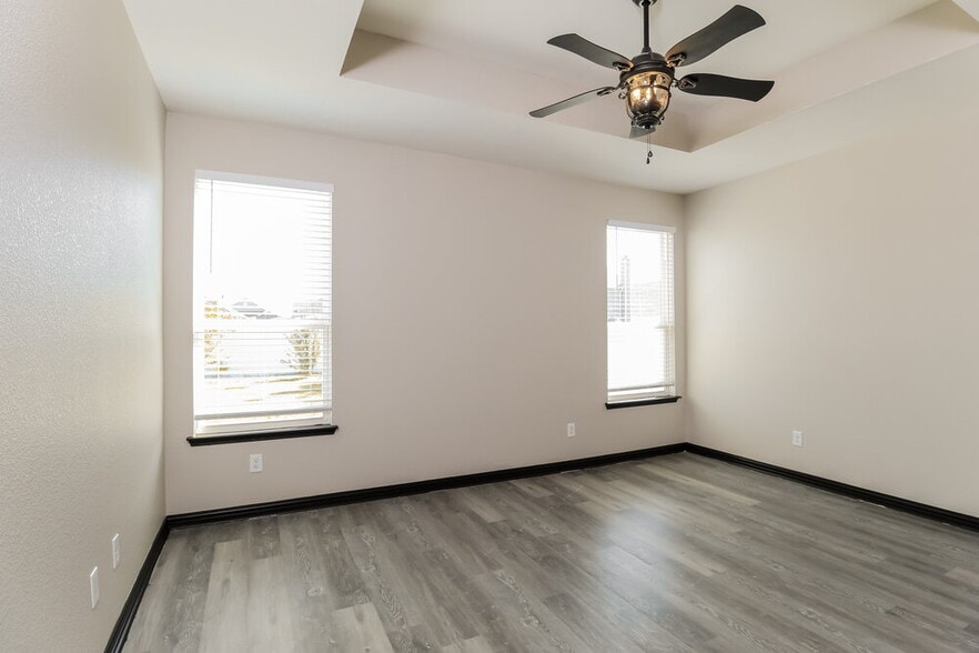 Building Photo - 9136 Benevolent Ct