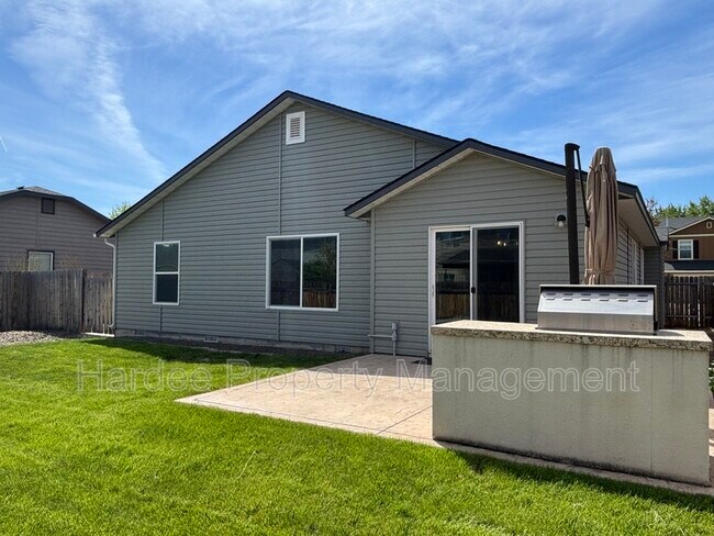 Building Photo - 8228 W Snohomish St