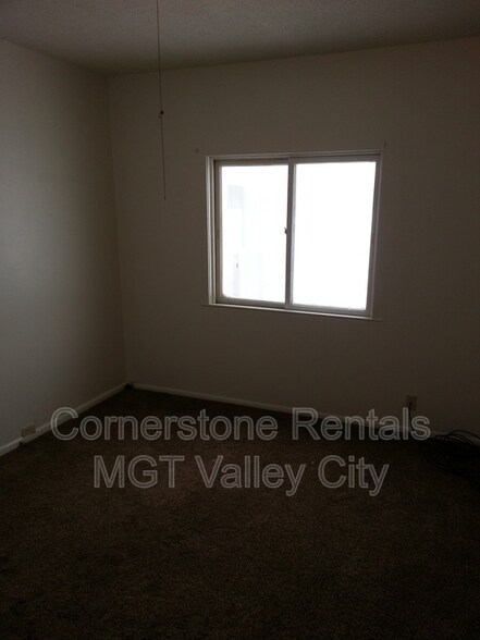 Building Photo - 309 College St SE