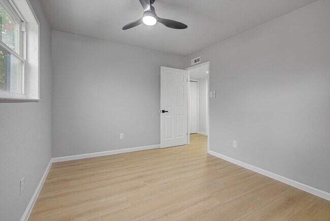 Building Photo - 15507 Sierra Valle Dr