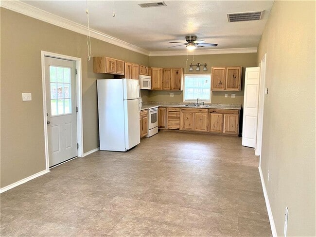 Building Photo - 29311 Lazy Pine Dr