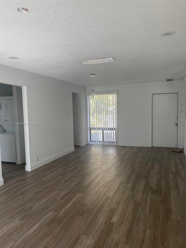 Building Photo - 10 Sheoah Blvd