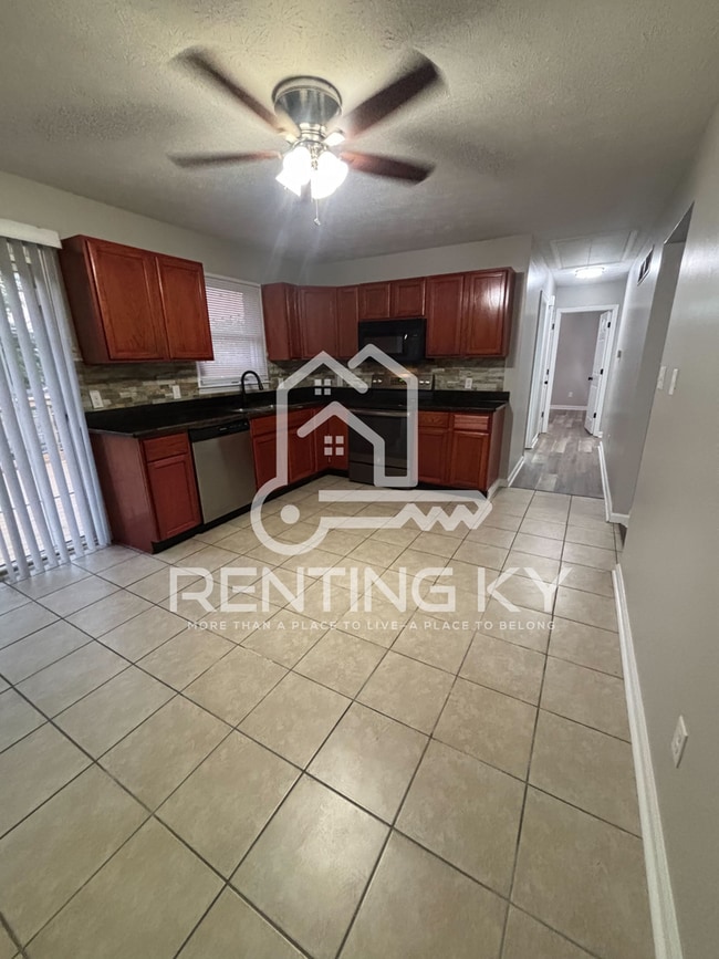 Building Photo - Newly Renovated 3-Bed, 1-Bath House with L...